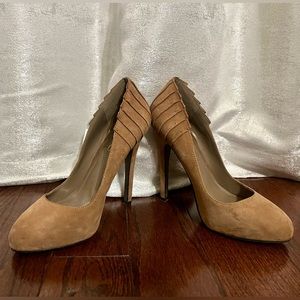 ALDO Beautiful Tan Suede Stiletto High Heel Pumps with detail on back. Size 36